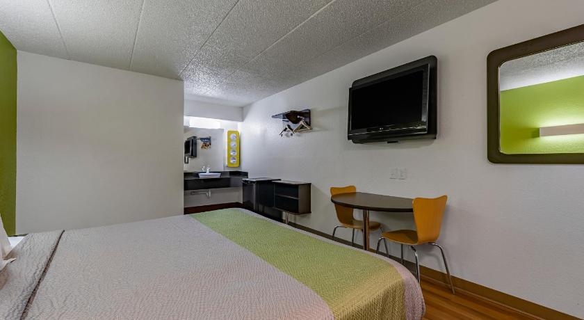 Motel 6-Cincinnati, OH - Central - Norwood