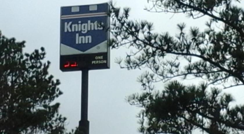 Knights Inn - Lithonia, GA