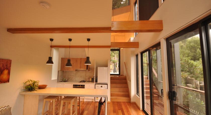 Pipeline Chalet kunanyi Mt Wellington photo