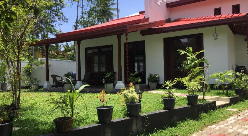 Mirewon Guest — Hotel in Mirissa