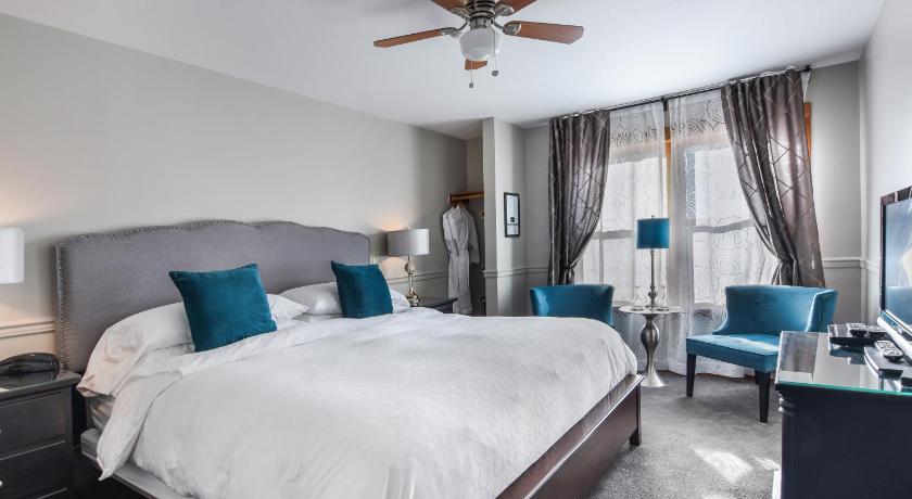 Wild Iris Inn photo