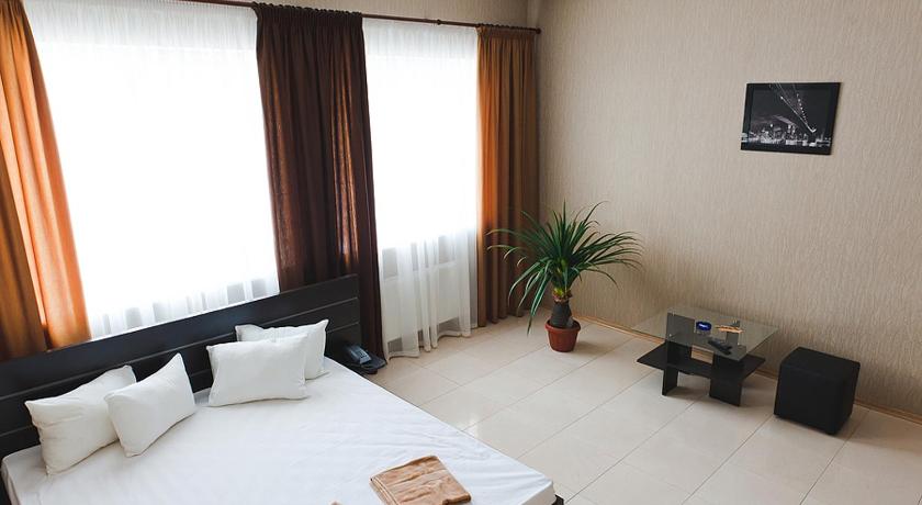 Hotel 8th Mile — Hotel in Dnipro