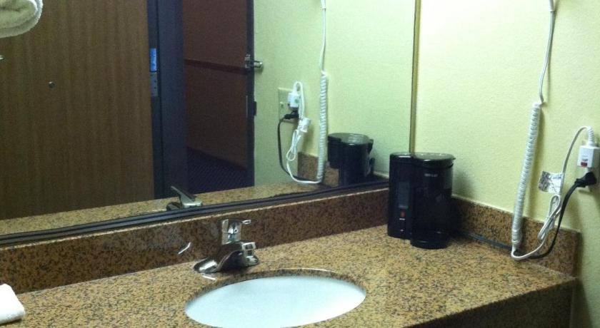 Super 8 By Wyndham O'Fallon Mo/St. Louis Area photo