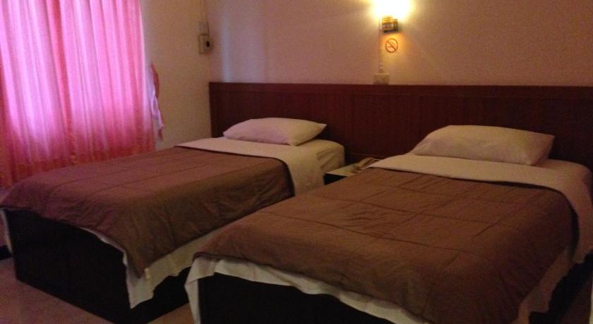 Image of Twin Room with Private Bathroom 5