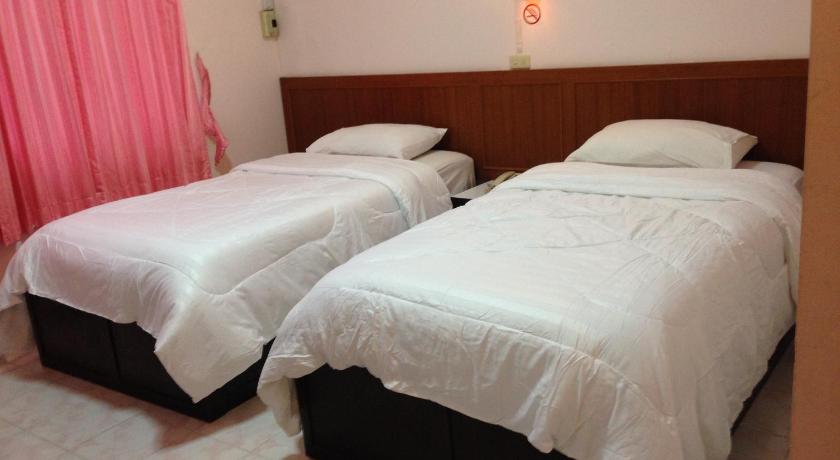 Image of Twin Room with Private Bathroom 3