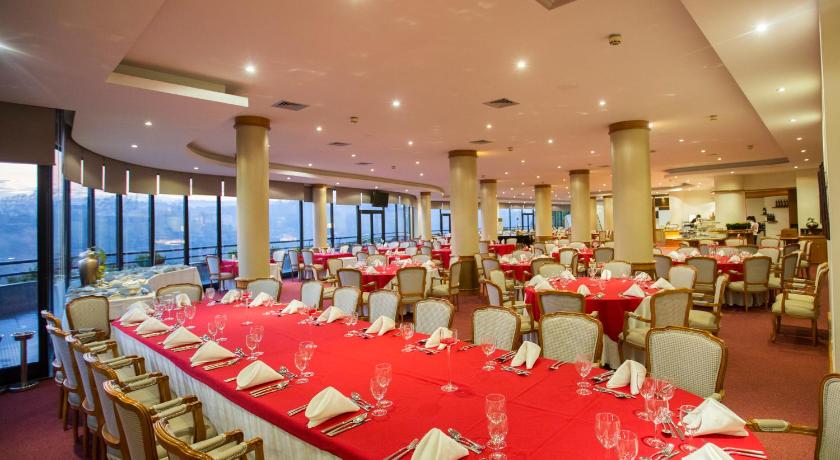 Vila Real Hotel Miracorgo 4-Star Hotel restaurant
