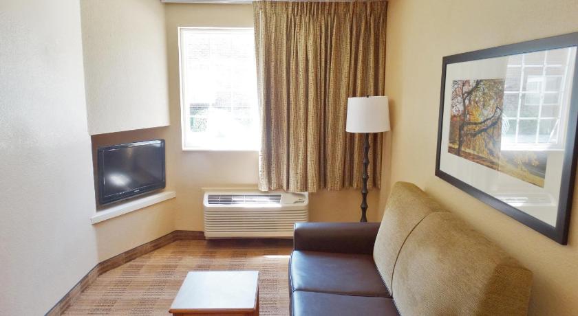 Extended Stay America Suites - Providence - Airport