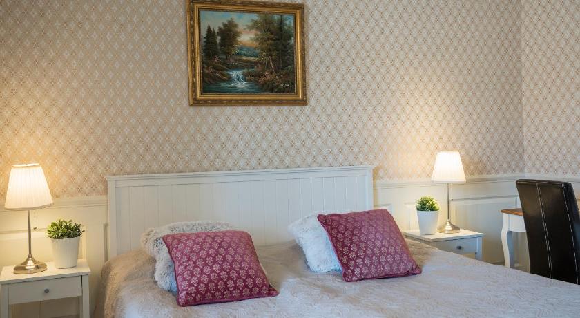 Image of Double or Twin Room with Private Bathroom 1
