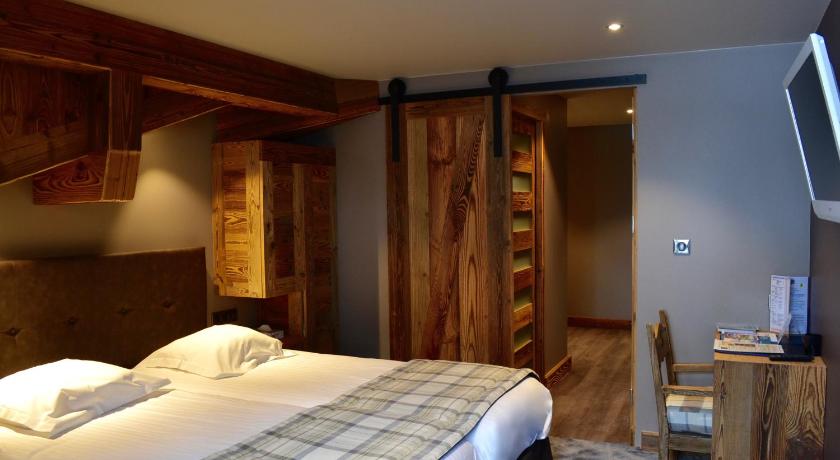 Image of Triple Connecting room 4
