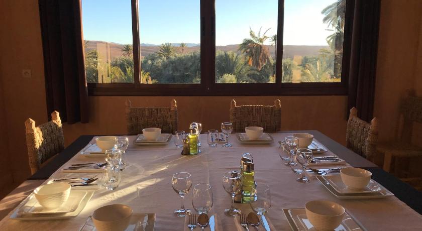 ティンギル Riad Dar Bab Todra 4つ星 ゲストハウス プール