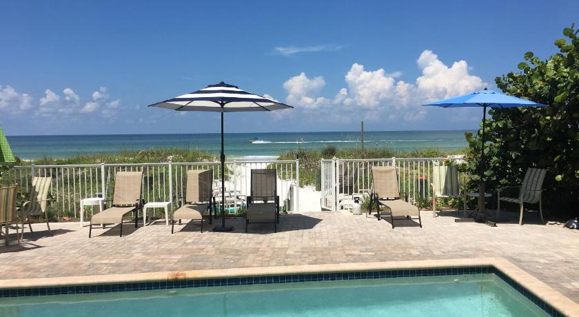 Joyce's Beachfront Suite 3 — Hotel in Indian Rocks Beach (FL)
