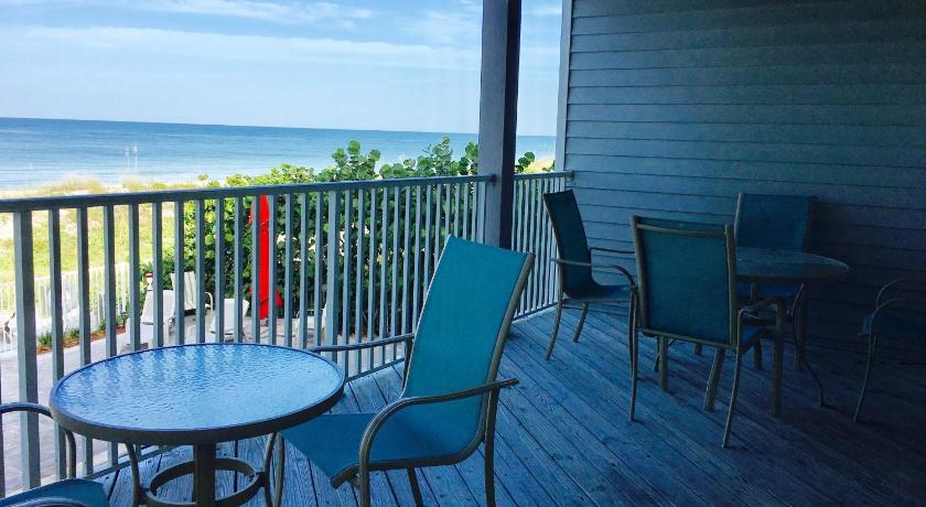 Joyce's Beachfront Suite 3 photo