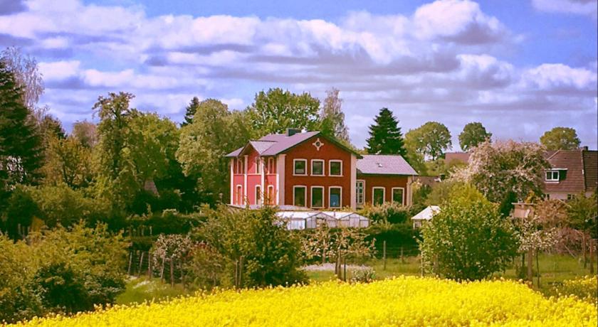 Ferienwohnung in Kiel- und Kanalnahe — Hotel in Husum