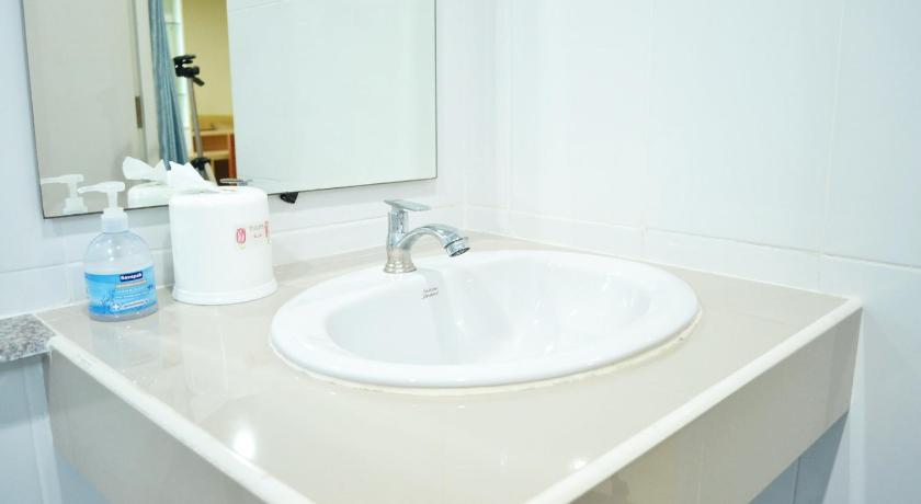 Image of Standard Room - King Size Bed 2