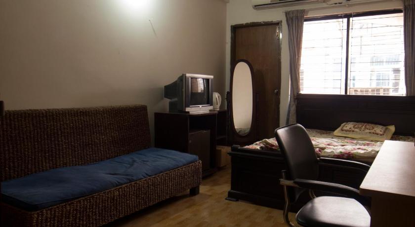 Japanese lodge hydrangea — Hotel in Dhaka