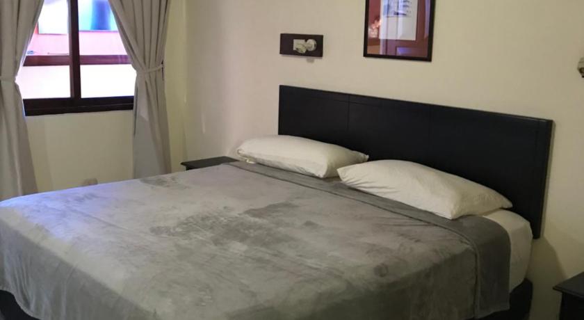 Image of Deluxe King Room 2