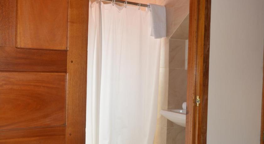 Image of Queen Room 3