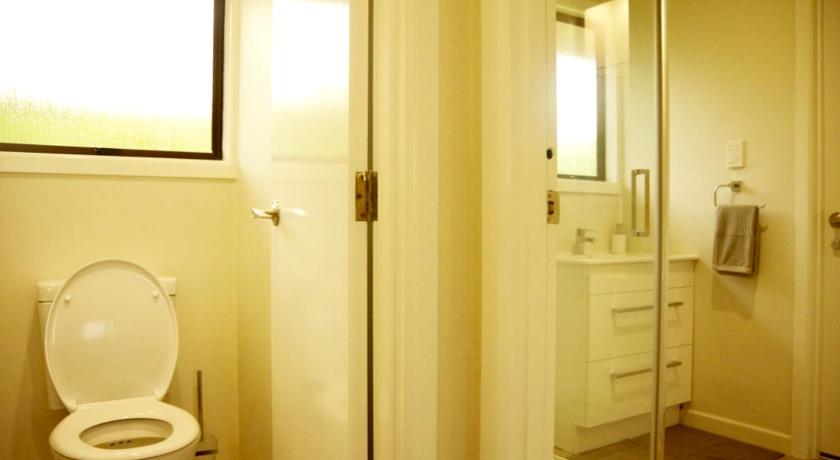 Lake Domain Boarding Holiday House photo