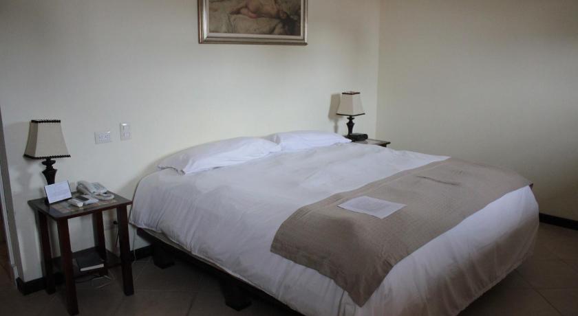 Image of Deluxe King Room 1