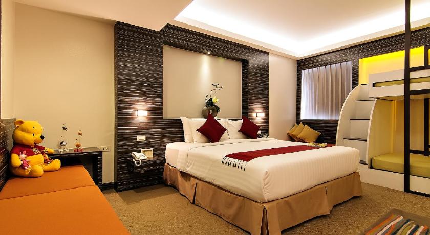 Image of Family Room 0