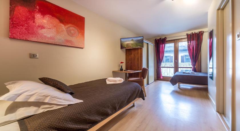 Image of Small Twin Room 8