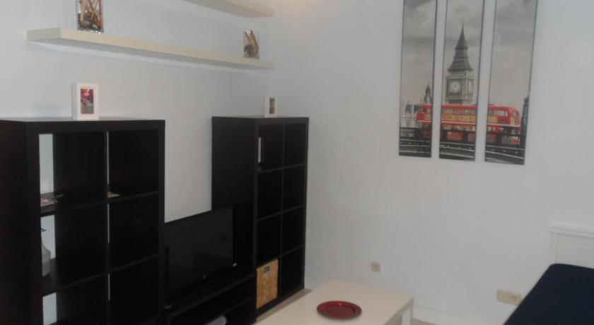 Apartamento 6 plazas. Centro de Madrid. Ref27 — Hotel in Madrid