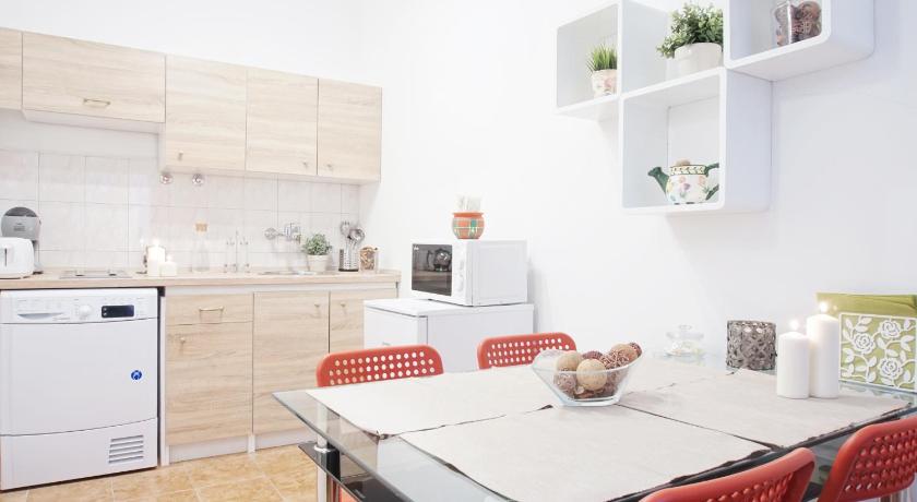 New Astoria Apartment photo