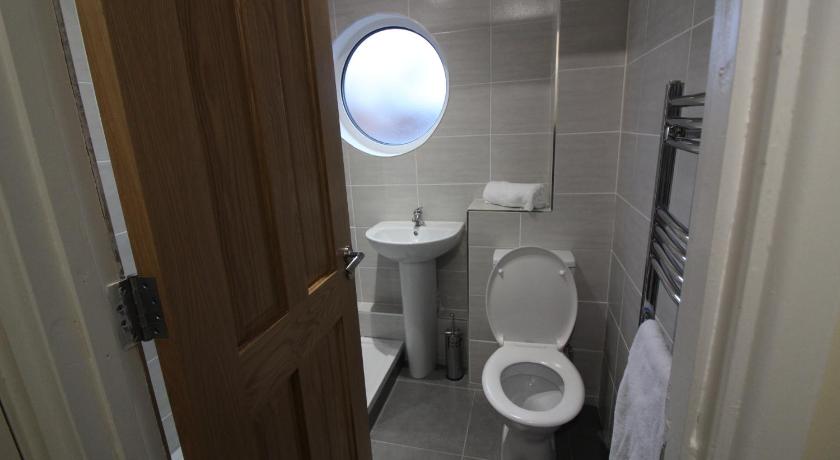 Townlets Serviced Accommodation Salisbury photo