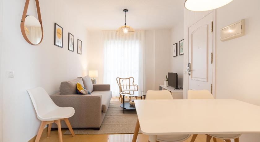 Apartamentos Tucan — Hotel in Málaga
