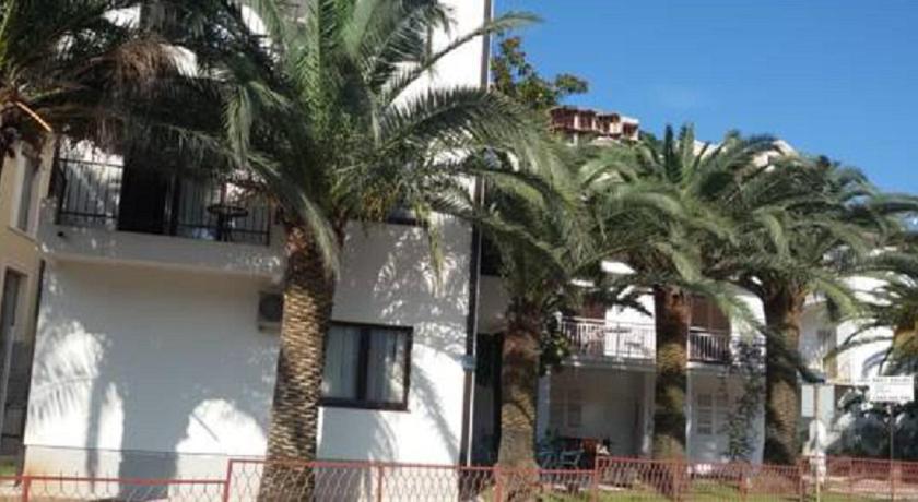 Studio Apartments 6 Palmi — Hotel in Budva