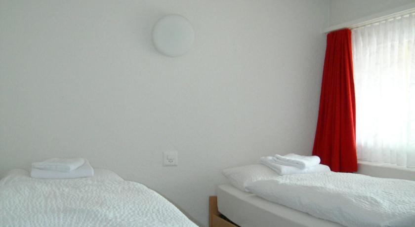 Image of Deluxe Quadruple 9
