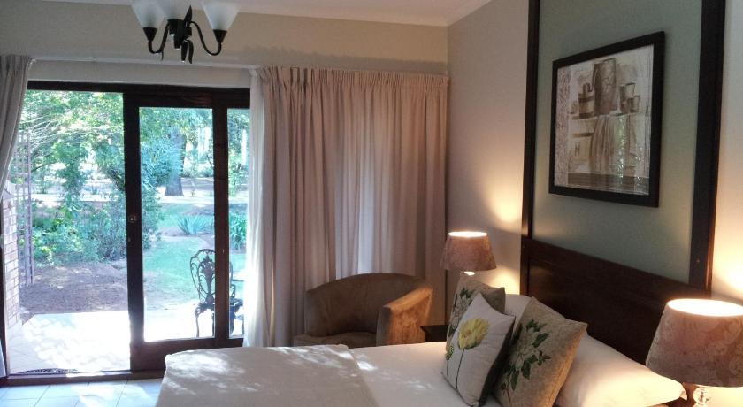 Farmhouse Lodge photo