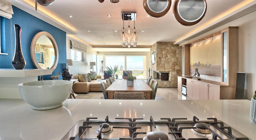 Image of One-Bedroom Apartment with Private Pool and Sea View 5