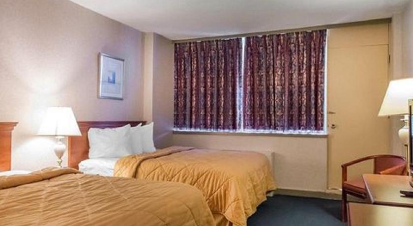 Econo Lodge Smiths Falls