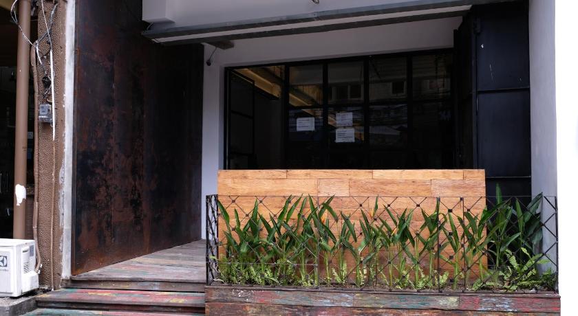 M Boutique Hostel Legian - image 49