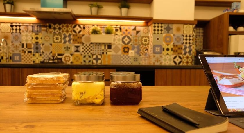 M Boutique Hostel Legian - image 50