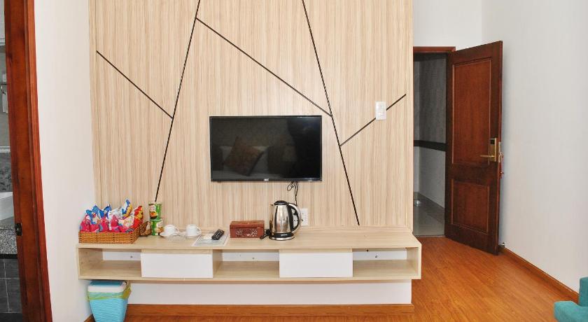 Image of Standard Twin Room with Sofa 8