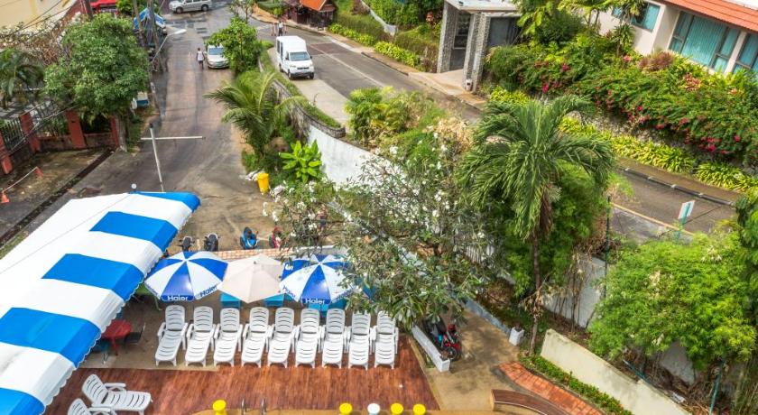 Porterhouse Beach Hotel - image 11