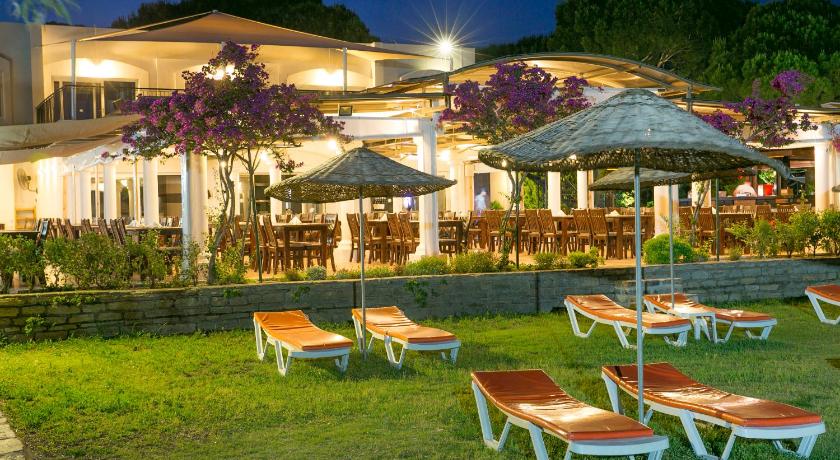 Sea Side Beach Club Ortakent Yahsi Mah Muskebi Caddesi Hurma Sokak No 3 A Bodrum Ortakent