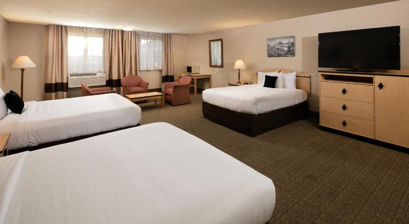 SYLO Hotel Denver Airport, a Ramada by Wyndham