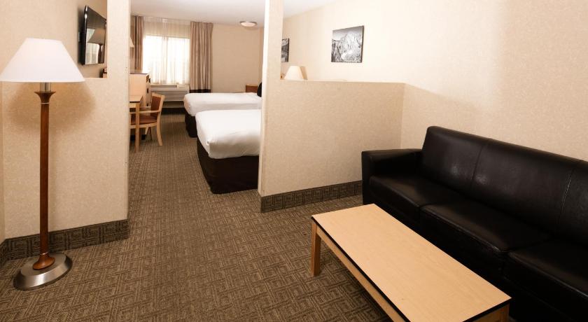 SYLO Hotel Denver Airport, a Ramada by Wyndham