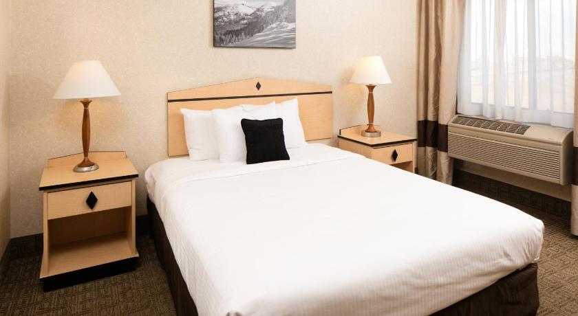 SYLO Hotel Denver Airport, a Ramada by Wyndham