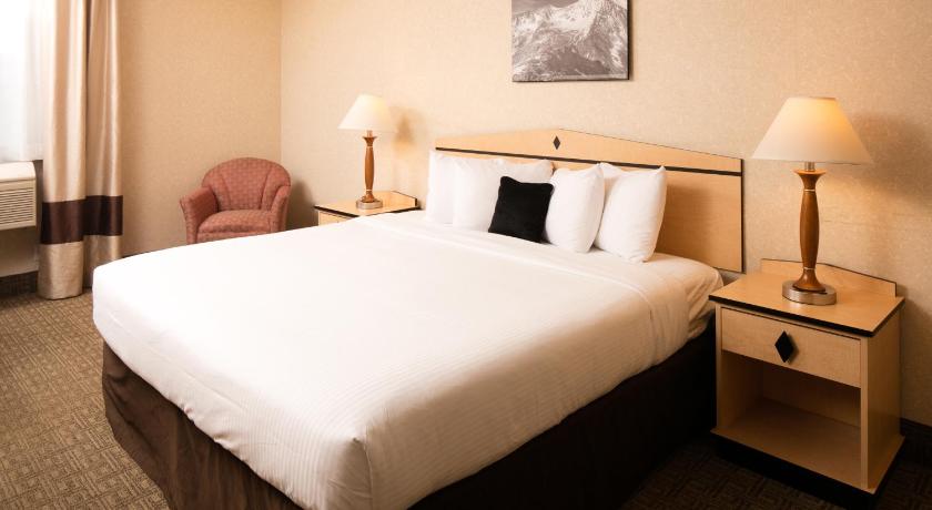 SYLO Hotel Denver Airport, a Ramada by Wyndham