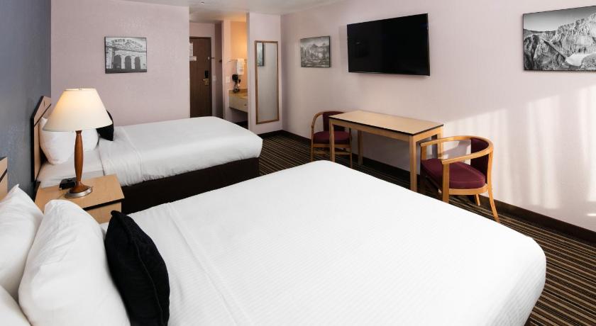 SYLO Hotel Denver Airport, a Ramada by Wyndham