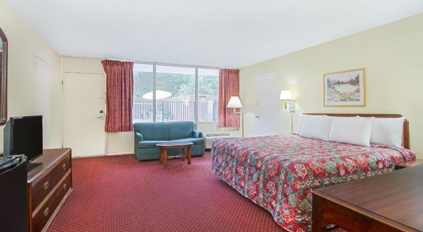 Days Inn by Wyndham Bristol Parkway