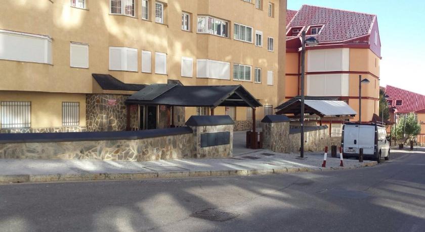 Apartamentos Sueno Nevado con Piscina a pie de Telesilla photo