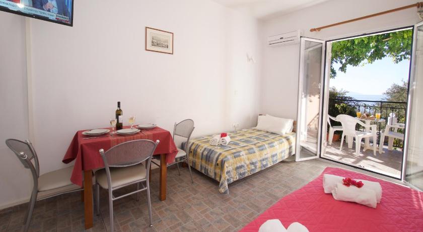 Image of Double Room with Garden View 4