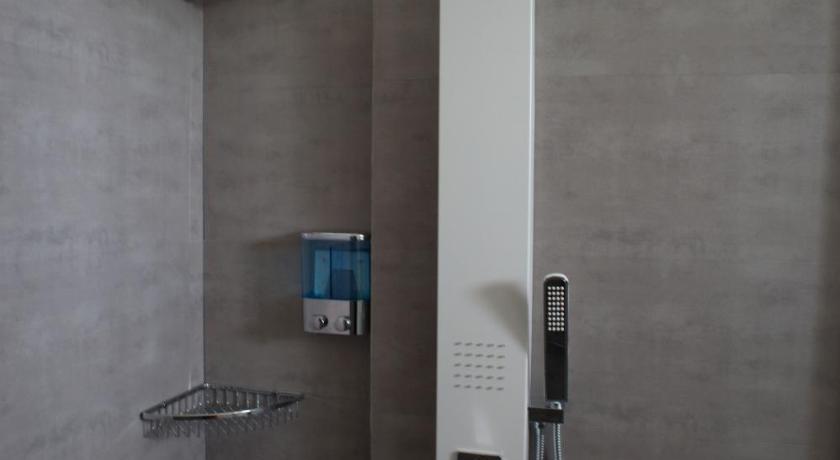 Image of King Room with Pool View 5