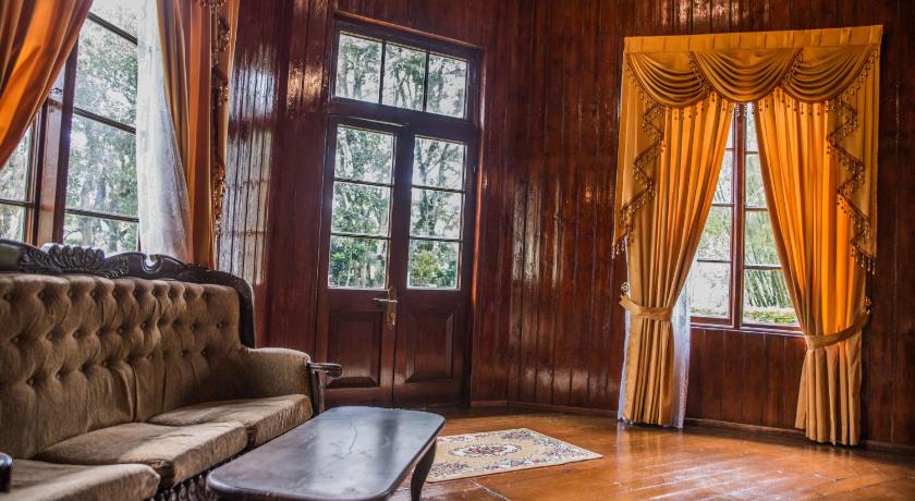 Royal Majesty Bungalow photo