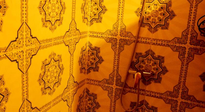 Image of Triple Room with Private Bathroom 8